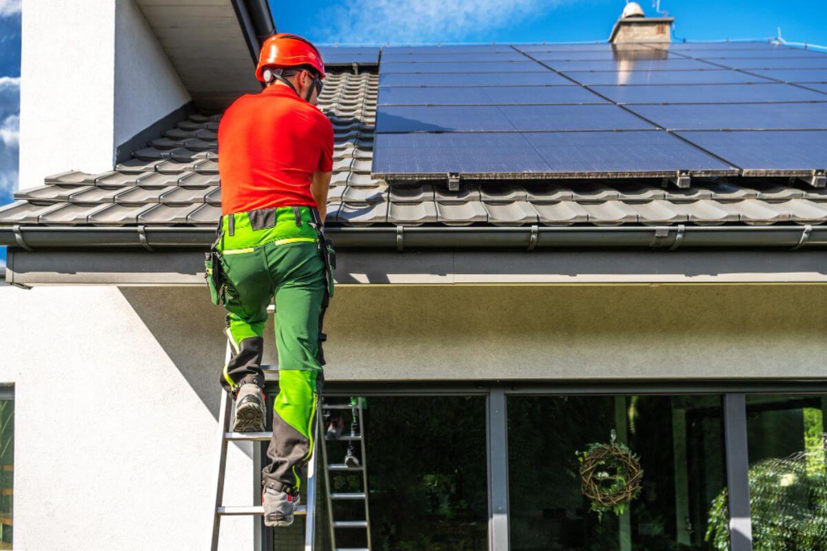 Key structural factors that determine if a roof can support solar panel systems