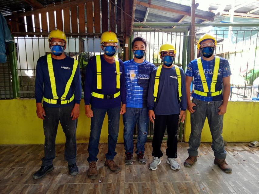 Solar workers working during the pandemic